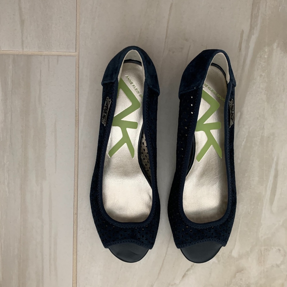 Women's shoes